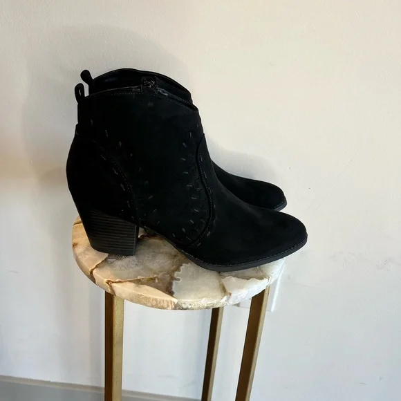 NWOT Qupid | Women’s Black Western Suede Booties 9 - Picture 5 of 12
